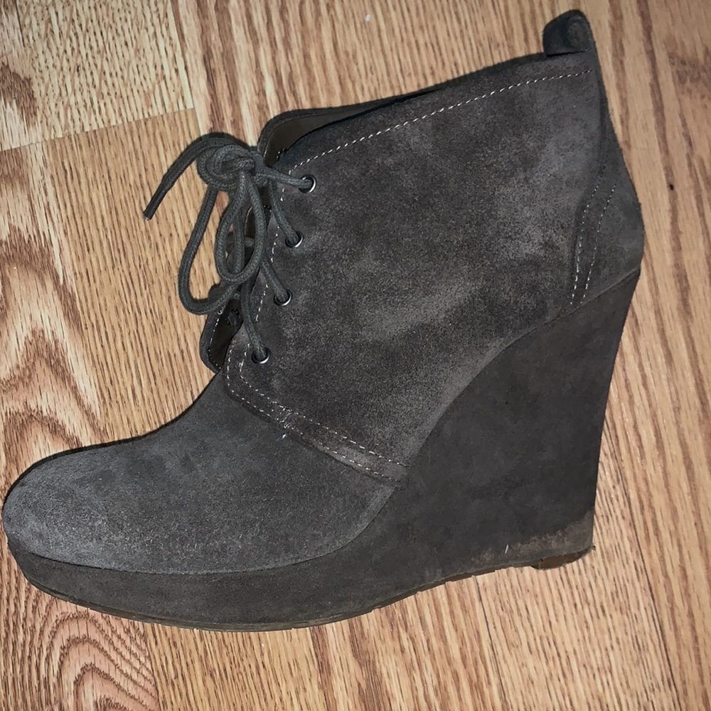 Beautiful Booties - Picture 3 of 4